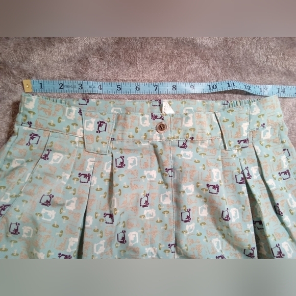 Holly Lane Golf Cart All Over Print Shorts - Size 6 - Picture 5 of 7